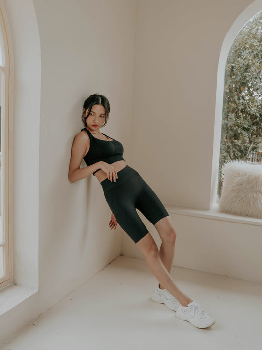 NU Concept 肌能衣研製所 FIR 美敷肌能壓力褲-五分-寂靜黑,女性壓力褲首選,美敷循環更加倍,就像幫腿敷面膜!