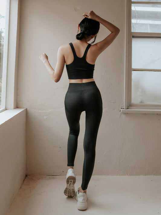 NU Concept 肌能衣研製所 ,FIR 美敷肌能壓力褲-全長-寂靜黑,產品均添加了獨家FIR遠紅外線技術,藉由吸收身體紅外線再反射回肌膚機制,促進血液流速,增加血氧濃度!告別大象腿擁有蜜大腿!NU Concept 肌能衣研製所,肌膚變得緊緻光滑有彈性!