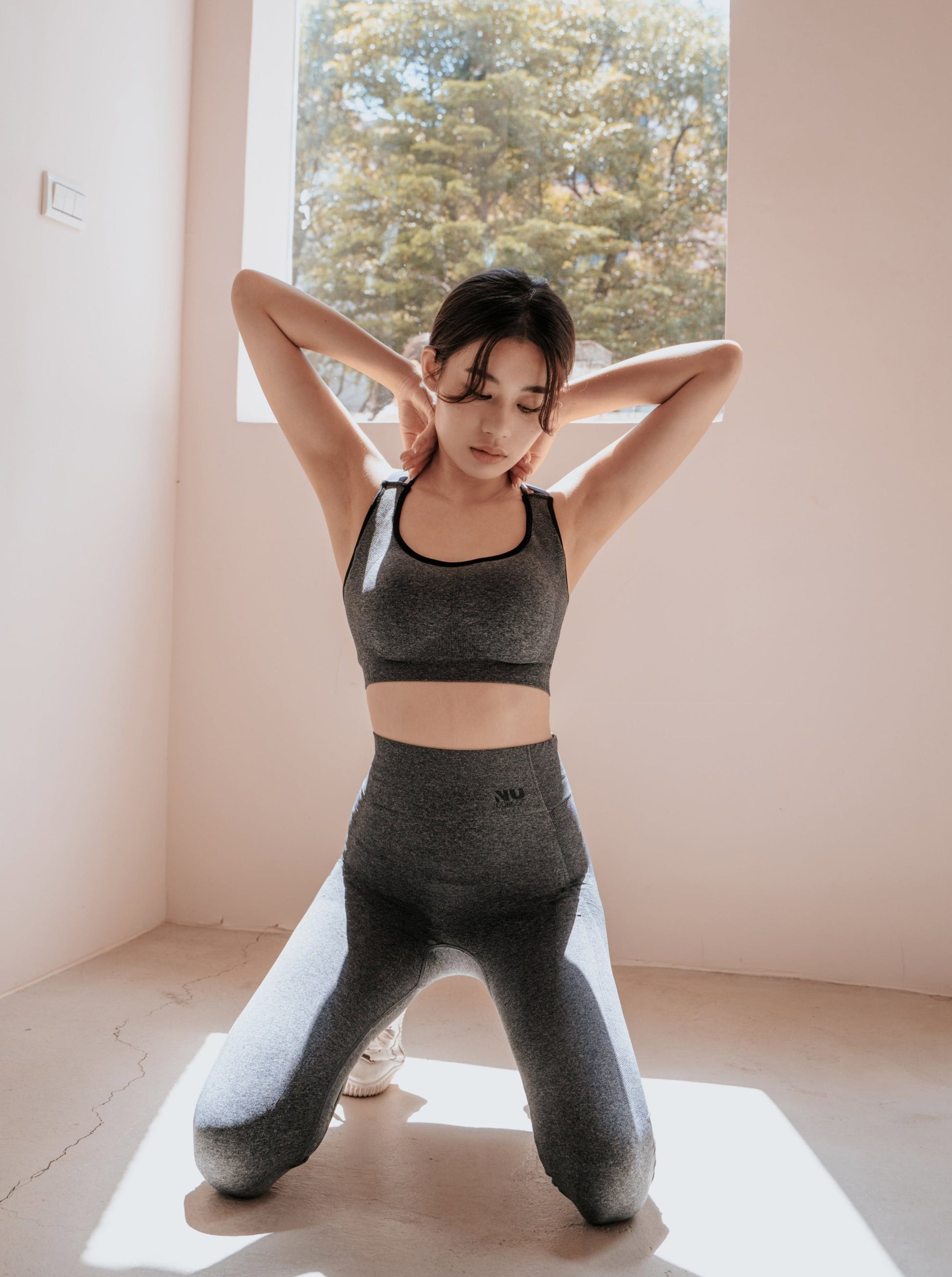 NU Concept肌能衣研製所 Comfy Fresh 女清新神雙肩帶款運動內衣-冷感灰,運動內衣首選品牌!3倍彈力,輕盈自在輕塑身 清新專利 輕運動美學運動內衣,獨家3倍高彈力技術 ★輕量舒適更好穿脫,保持清新專利技術,修身有感秒變女神!