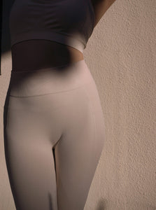 NU Concept Comfy Fresh 清新女神壓力褲，3倍彈力！輕盈自在輕塑身 清新專利 輕運動美學壓力褲，獨家3倍高彈力技術  ★輕量舒適更好穿脫，保持清新專利技術，修身有感秒變女神