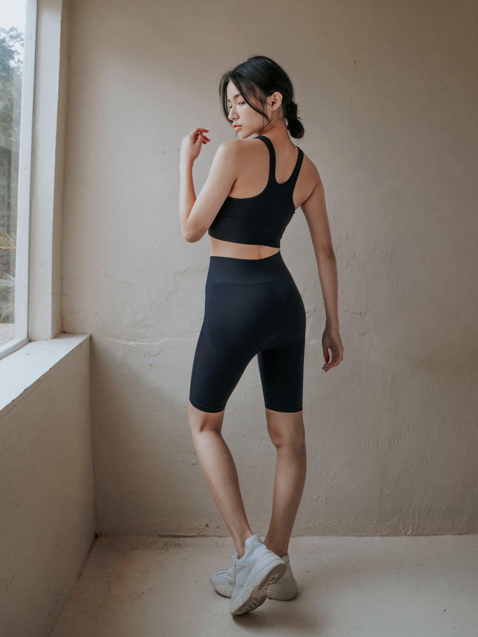 NU Concept 肌能衣研製所 FIR 美敷肌能壓力褲－五分-寂靜黑，運動後流汗也不會臭！